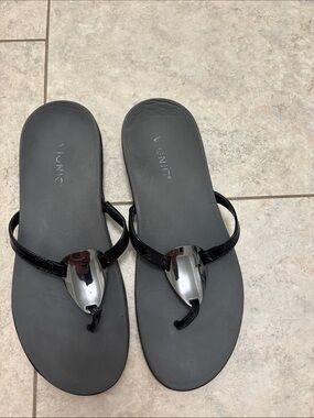 Vionic Women's Black Thong Sandals with Metallic Accent